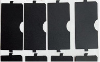 Schwarzes dünnes Polyethylenterephthalat Plastik in der Computer-Tastatur