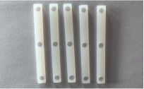 Silikonkautschuk-Kissen mit den Schrauben-Löchern geregelt innerhalb der Tastatur