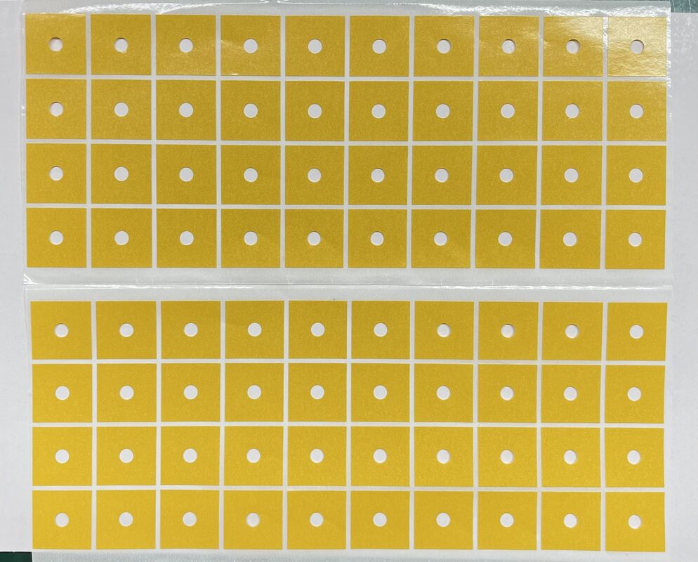 Die-Cut Square PET doppelseitiges Band mit Zentrum Positionierung Löcher, High Tack Acrylic Klebstoff, gelbe Freisetzung Liner für industrielle Montage und automatisierte Montage