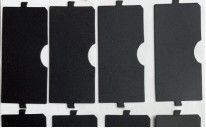 Schwarzes dünnes Polyethylenterephthalat Plastik in der Computer-Tastatur